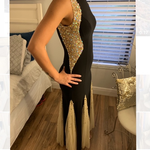 Camille La Vie Evening Dress - Picture 3 of 4